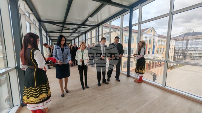 Център за високи постижения бе открит в Професионалната техническа гимназия „Д-р Никола Василиади“ в Габрово