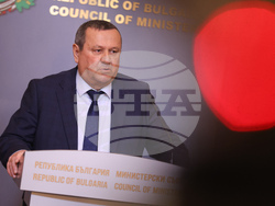 Министерски съвет - Хасан Адемов - брифинг