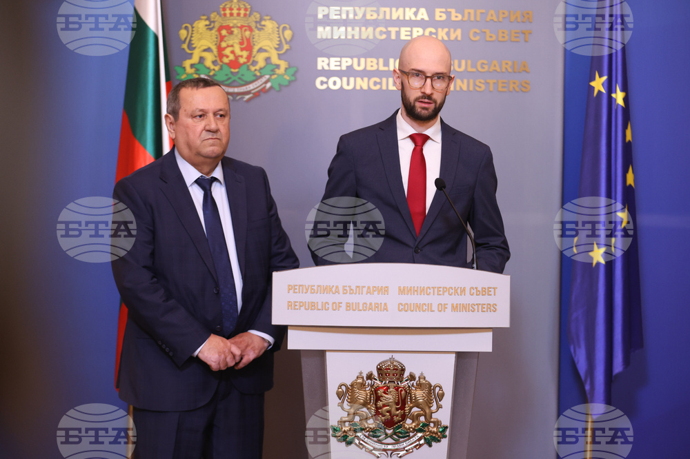 Министерски съвет - Георги Клисурски - Хасан Адемов - брифинг