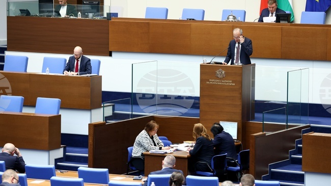 Министър Клисурски призова парламентът да приеме удължаването на бюджета във вид, който да запазва финансовата стабилност на страната