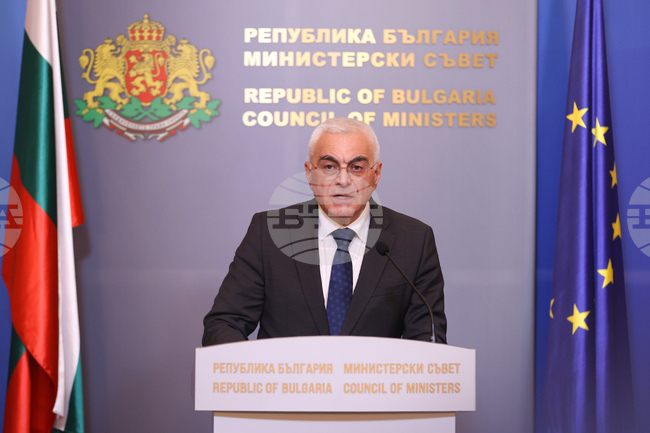 Ще се проверява кодът на 100% от машините за гласуване, каза министърът на електронното управление и призова хората да гласуват с машини 