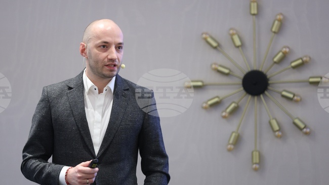 Healthcare Costs Considered Heavy Burden by Some 800,000 Bulgarians, Mostly Elderly, Poll Shows