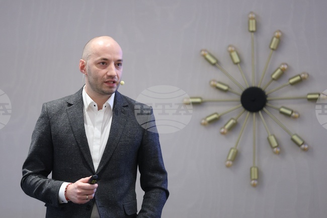 Healthcare Costs Considered Heavy Burden by Some 800,000 Bulgarians, Mostly Elderly, Poll Shows