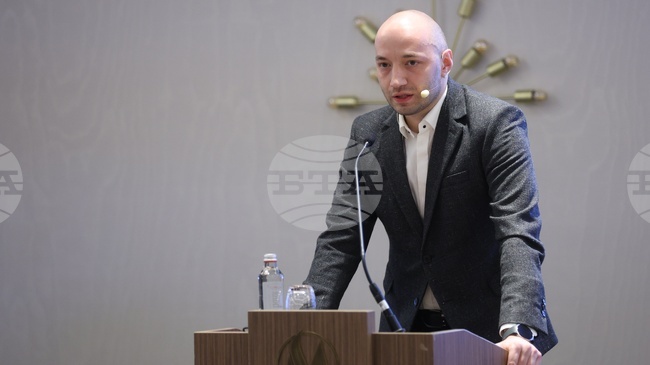 За около 800 хиляди души разходите за здравеопазване са много сериозна тежест, каза Димитър Ганев от агенция „Тренд“