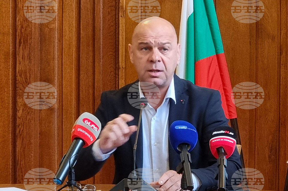 Пловдив - Община - пресконференция - Костадин Димитров