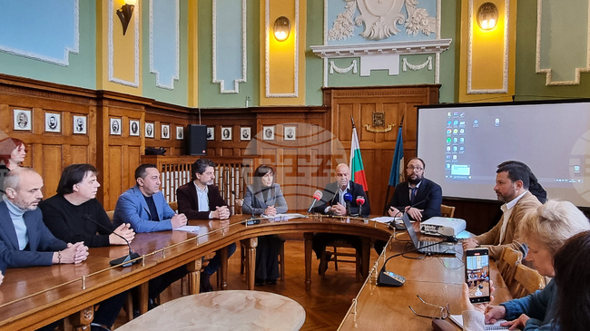 Преди Великден в Пловдив ще бъдат отворени за движение локалните платна на бул. „Васил Априлов“, при пробива под Централна гара