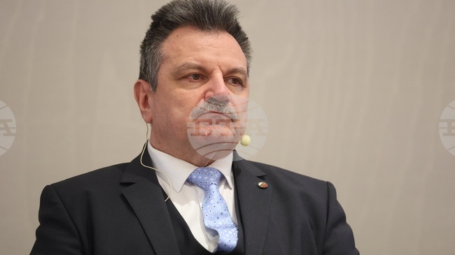 Медицинската информация непрекъснато се обновява и това изисква нови решения, каза д-р Александър Симидчиев от ПП - ДБ