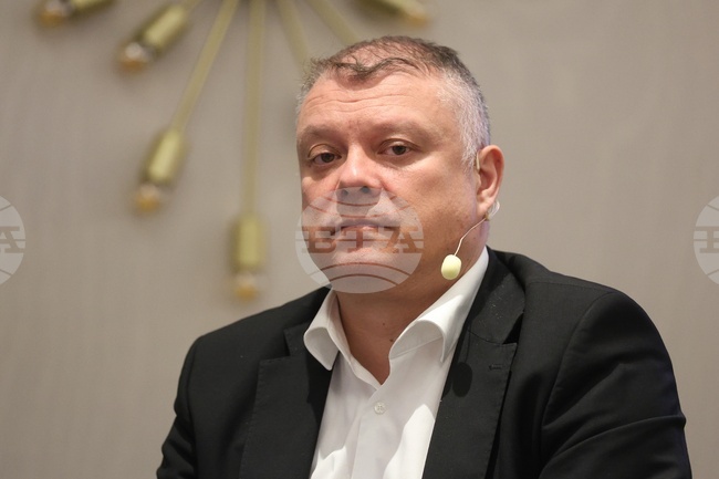 Трябва да излезем от търговския модел на правене на медицина в държавните и общинските болници, каза депутатът от „БСП-Обединена левица" Илиян Йончев