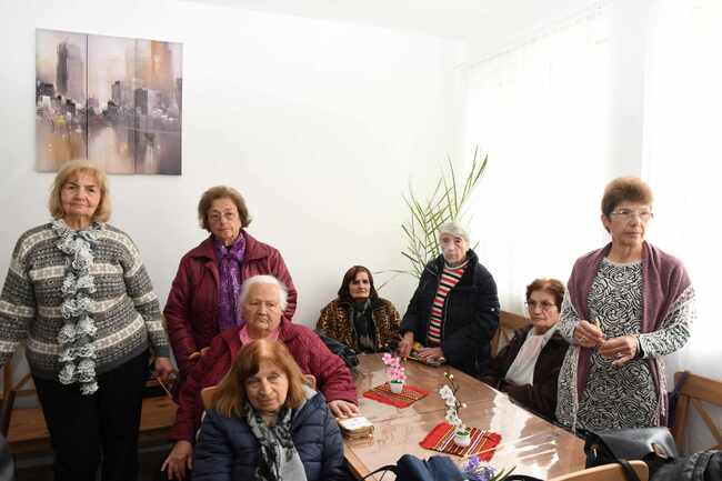 Старозагорското село Дълбоки откри реновирания пенсионерски клуб с тържествена церемония