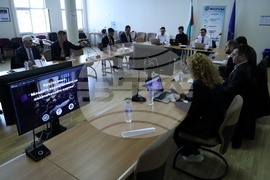 Национален младежки форум - „Младите хора и визията на политическите партии“ - кръгла маса