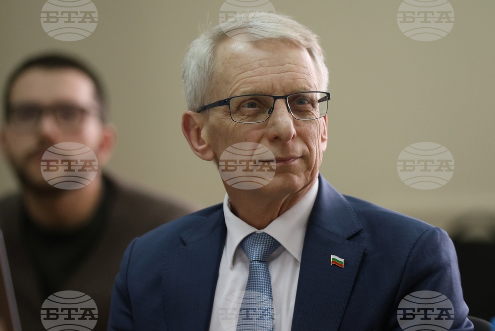 Национален младежки форум - „Младите хора и визията на политическите партии“ - кръгла маса