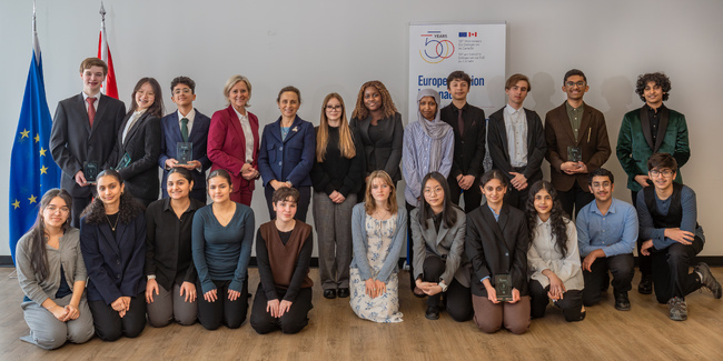 Отбор, представящ България, спечели академичното състезание „Euro Challenge“ в Отава, Канада