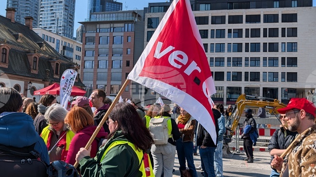 Стачка във Франкфурт доведе до отмяна на занятия и административни затруднения в университетите