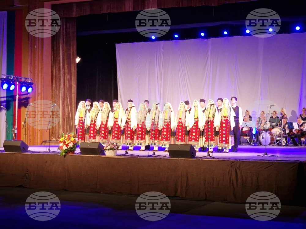 Велико Търново - юбилеен спектакъл „Кръговрат“ на Държавен фолклорен ансамбъл „Филип Кутев“