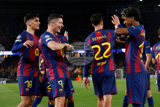 Барселона вкара седем гола на Нюкасъл в една от най-резултатите срещи в елиминациите от Шампионската лига