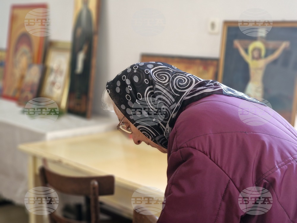 Гърция - литургия - Храм "Св. Преподобни Йоан Рилски Чудотворец" в Атина