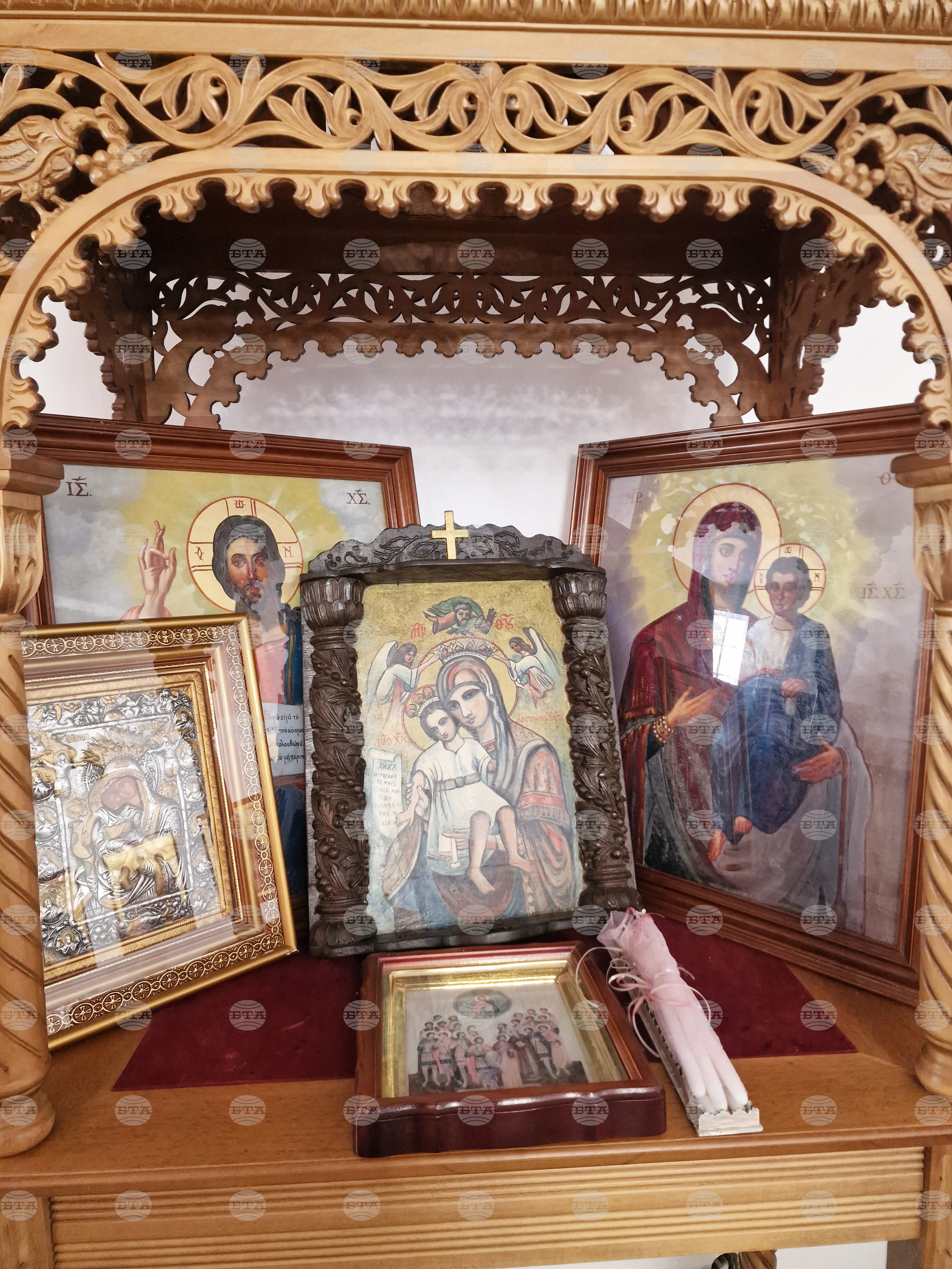 Гърция - литургия - Храм "Св. Преподобни Йоан Рилски Чудотворец" в Атина