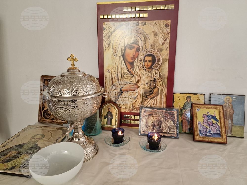 Гърция - литургия - Храм "Св. Преподобни Йоан Рилски Чудотворец" в Атина
