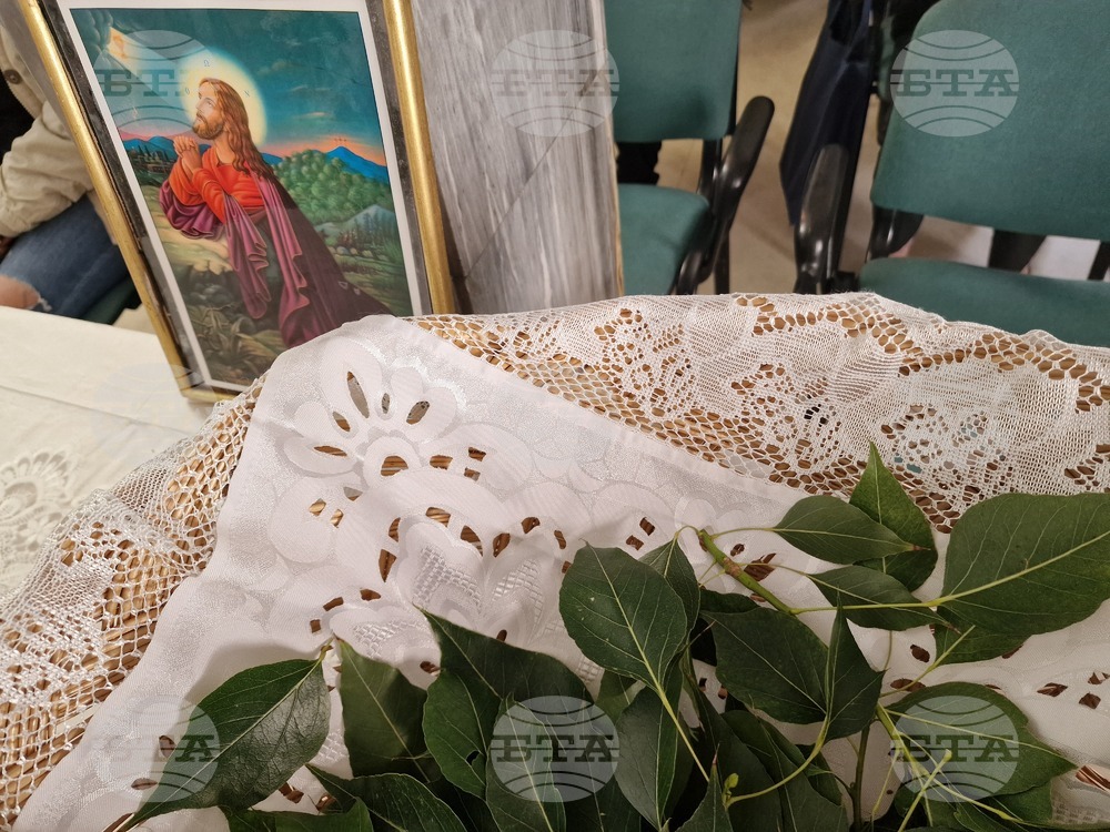 Гърция - литургия - Храм "Св. Преподобни Йоан Рилски Чудотворец" в Атина