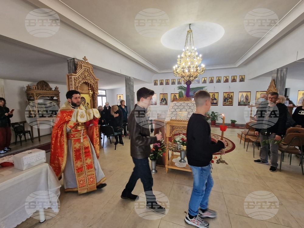 Гърция - литургия - Храм "Св. Преподобни Йоан Рилски Чудотворец" в Атина