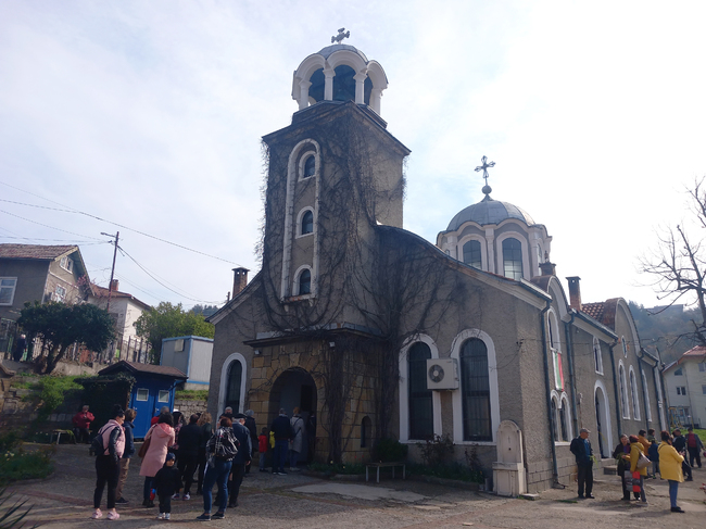 Габровските полицаи и пожарникари предприемат допълнителни мерки за сигурност по време на великденските празници