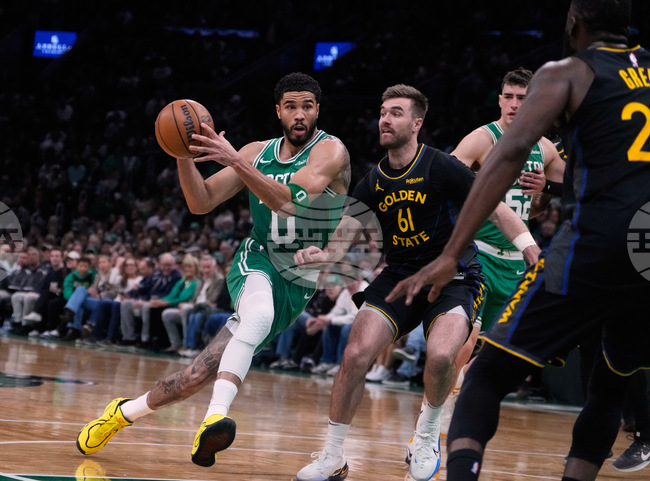 Бостън спечели домакинството си срещу Голдън Стейт в мач от НБА