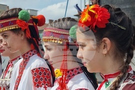 Ловеч - Цветница - ритуал „По вода“