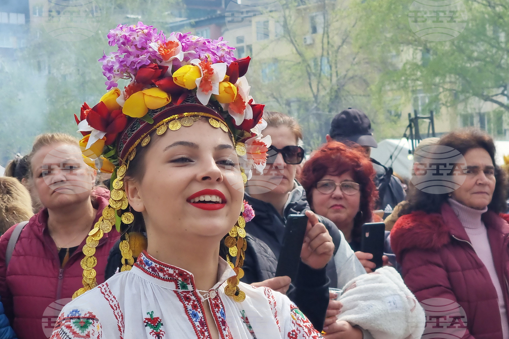 Ловеч - Цветница - ритуал „По вода“