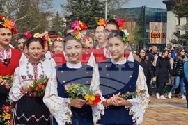 Ловеч - Цветница - ритуал „По вода“