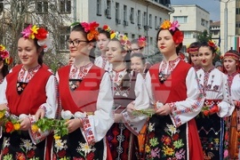 Ловеч - Цветница - ритуал „По вода“