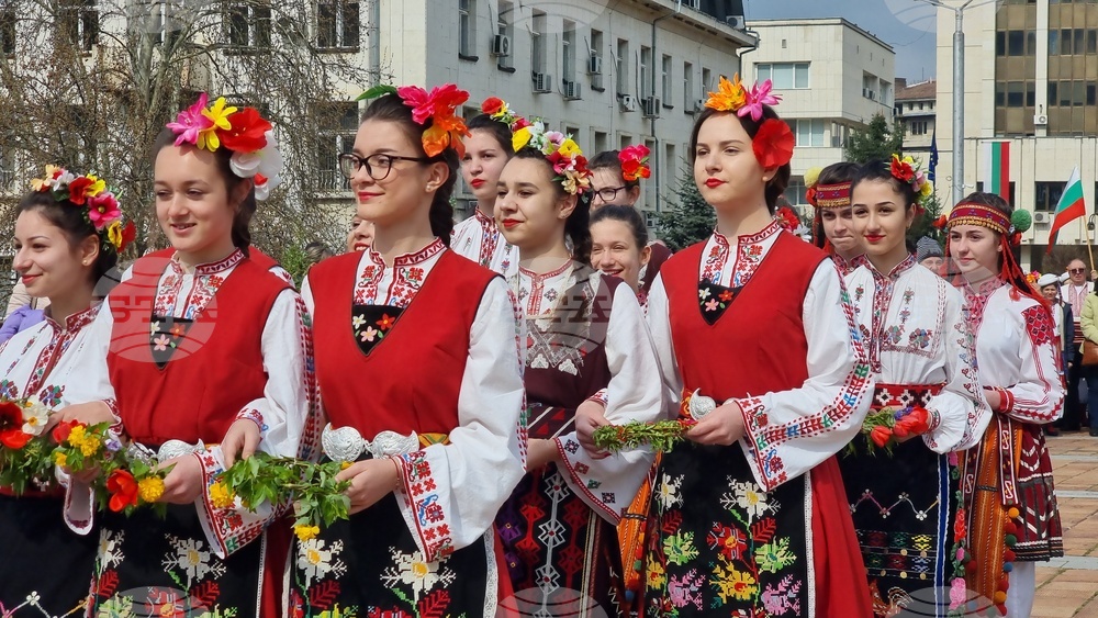 Ловеч - Цветница - ритуал „По вода“