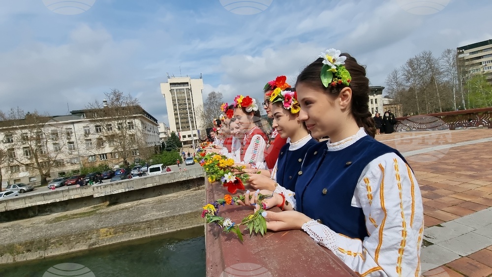 Ловеч - Цветница - ритуал „По вода“