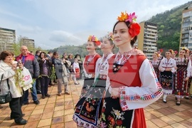 Ловеч - Цветница - ритуал „По вода“