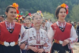 Ловеч - Цветница - ритуал „По вода“