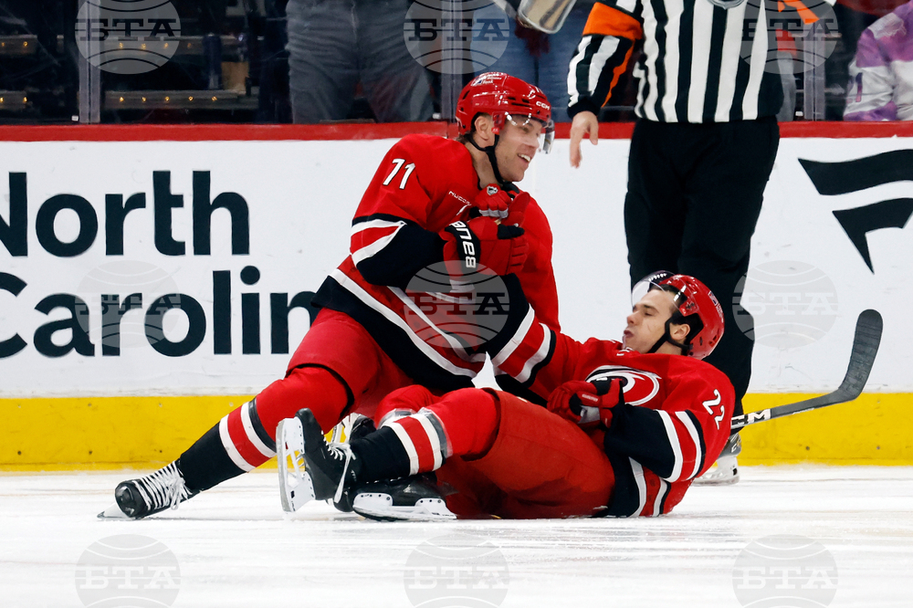 Penguins Hurricanes Hockey