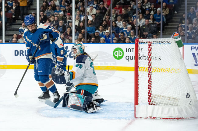 PWHL Sirens Goldeneyes Hockey