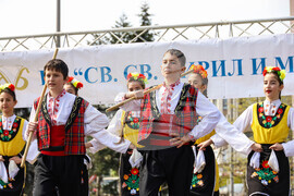 Бургас - ж.к. "Меден Рудник" - празничен фолклорен концерт