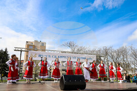 Бургас - ж.к. "Меден Рудник" - празничен фолклорен концерт