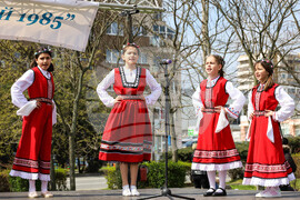 Бургас - ж.к. "Меден Рудник" - празничен фолклорен концерт