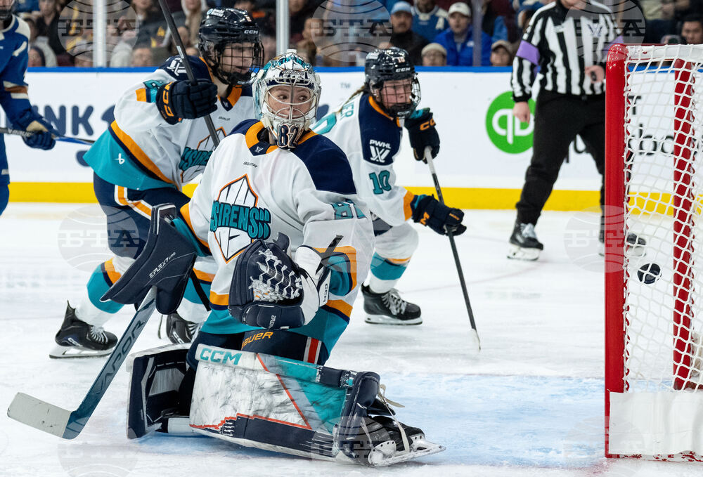 PWHL Sirens Goldeneyes Hockey