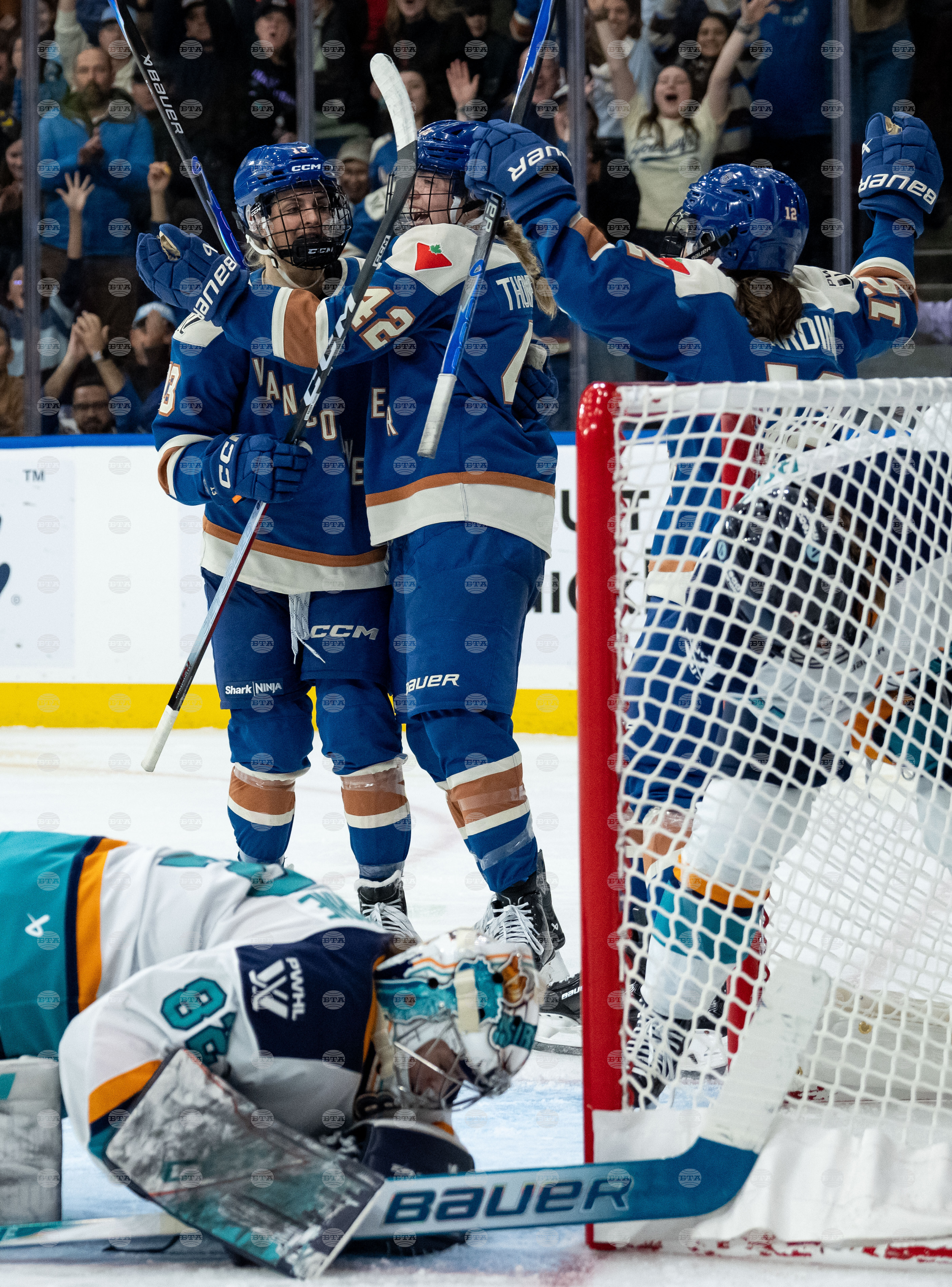 PWHL Sirens Goldeneyes Hockey