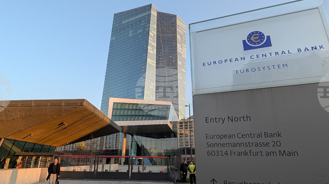 Зависимостта на Европа от изкопаемите горива заплашва стабилността на цените, заяви член на Изпълнителния съвет на ЕЦБ