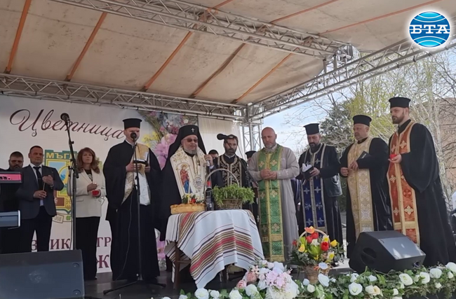 На Цветница Мъглиж празнува своя празник