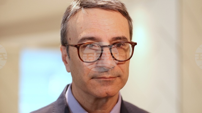 В близките дни може да бъде активирана мярката, свързана с цените на горивата, заяви служебният министър на енергетиката Трайчо Трайков