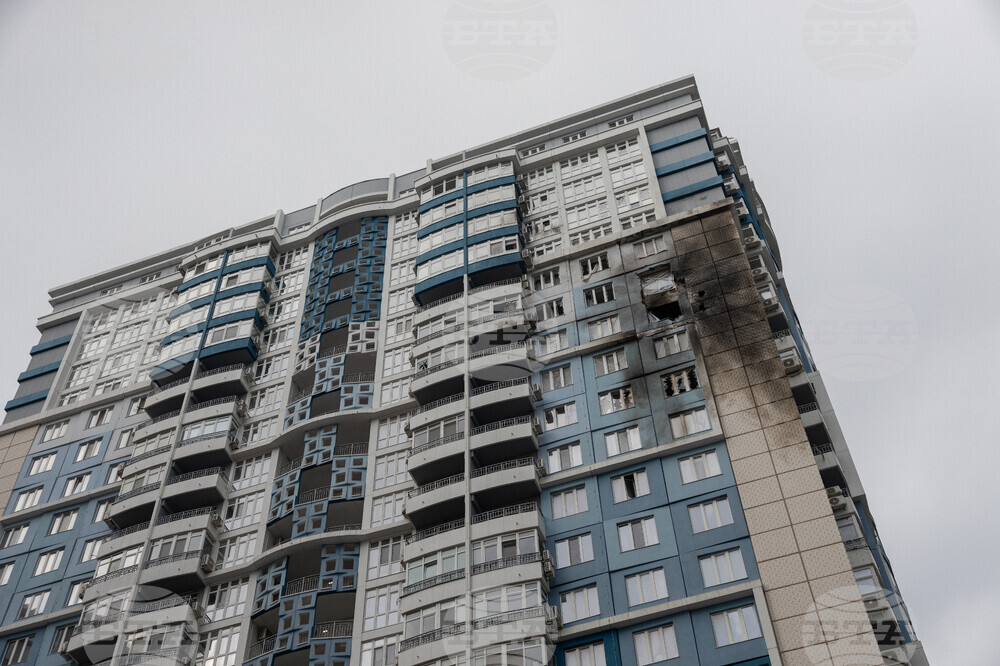 Дронове атакуват Одеса, в града отекват силни експлозии, съобщиха местните канали в Телеграм 