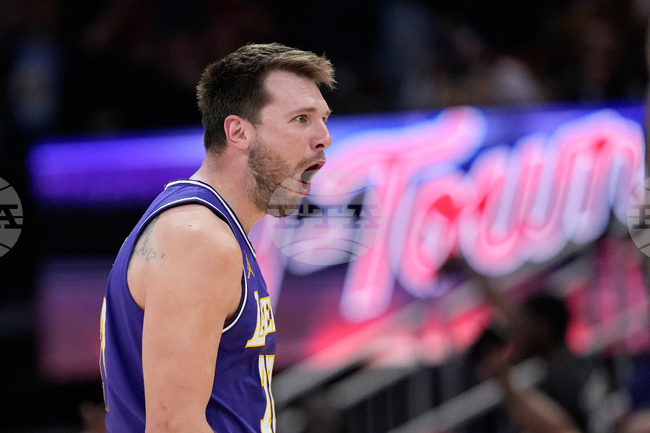 APTOPIX Lakers Rockets Basketball