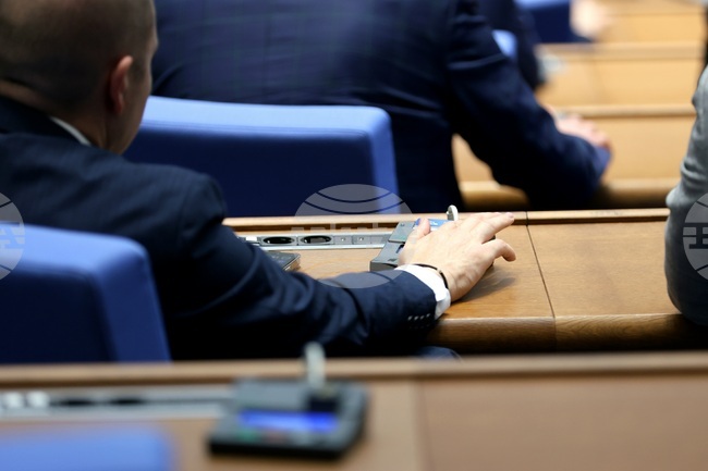 Парламентът да изслуша днес служебния министър на земеделието и храните Иван Христанов, решиха депутатите по предложение на ИТН