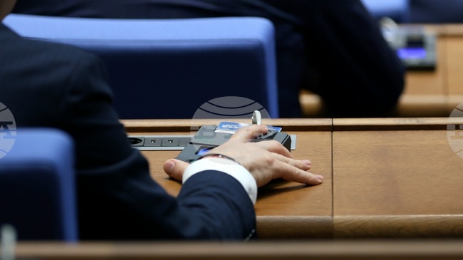 НС ще обсъди проекторешение, с което се възлага на министъра на енергетиката да не извършва действия по промяна в структурата на дружествата от БЕХ