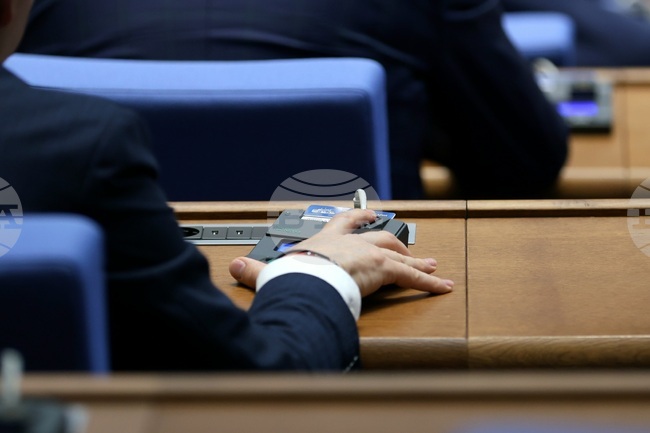 НС ще обсъди проекторешение, с което се възлага на министъра на енергетиката да не извършва действия по промяна в структурата на дружествата от БЕХ