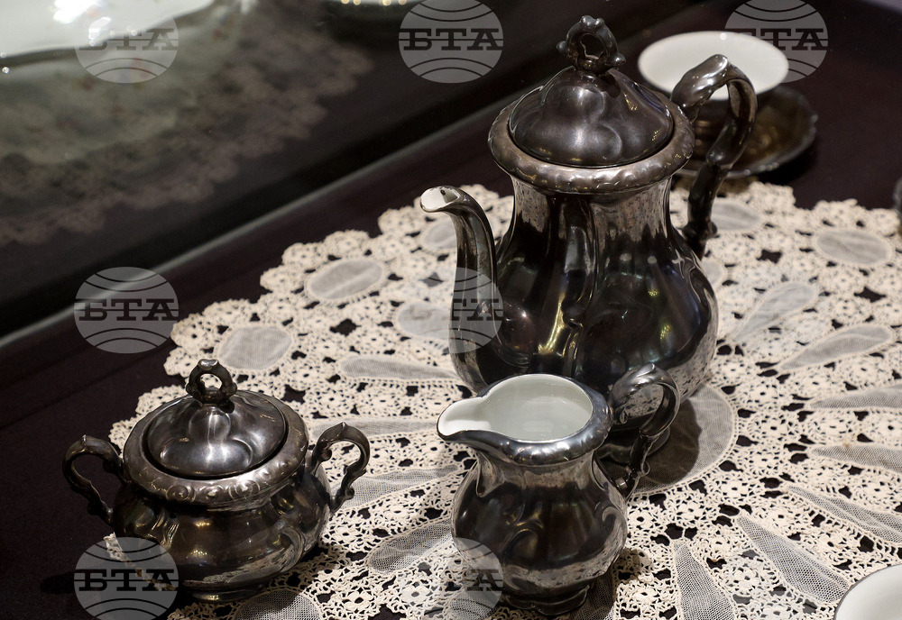 Варна - „Порцеланът - вечният спътник на лукса“ - изложба